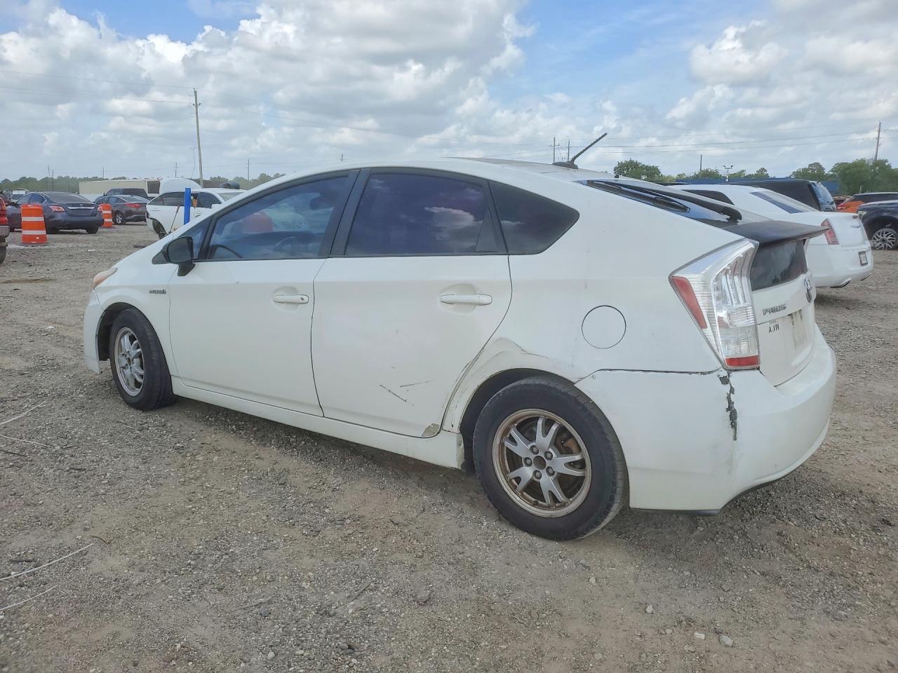 2010 Toyota Prius - Image 2