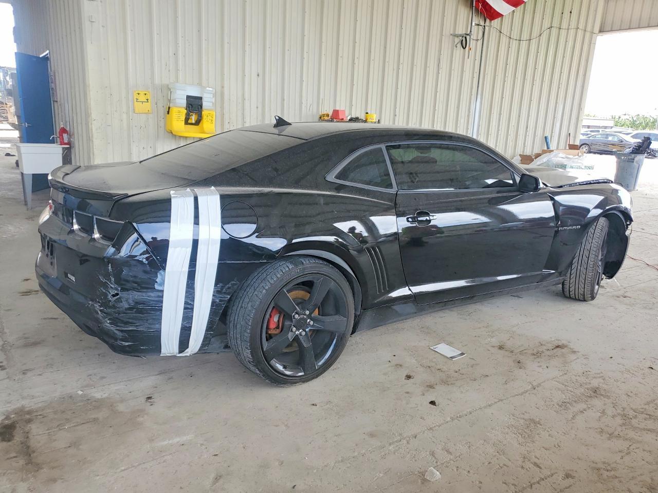 2011 Chevrolet Camaro Ls - Image 3