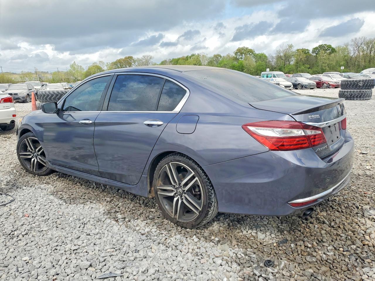 2017 Honda Accord Sport - Image 2