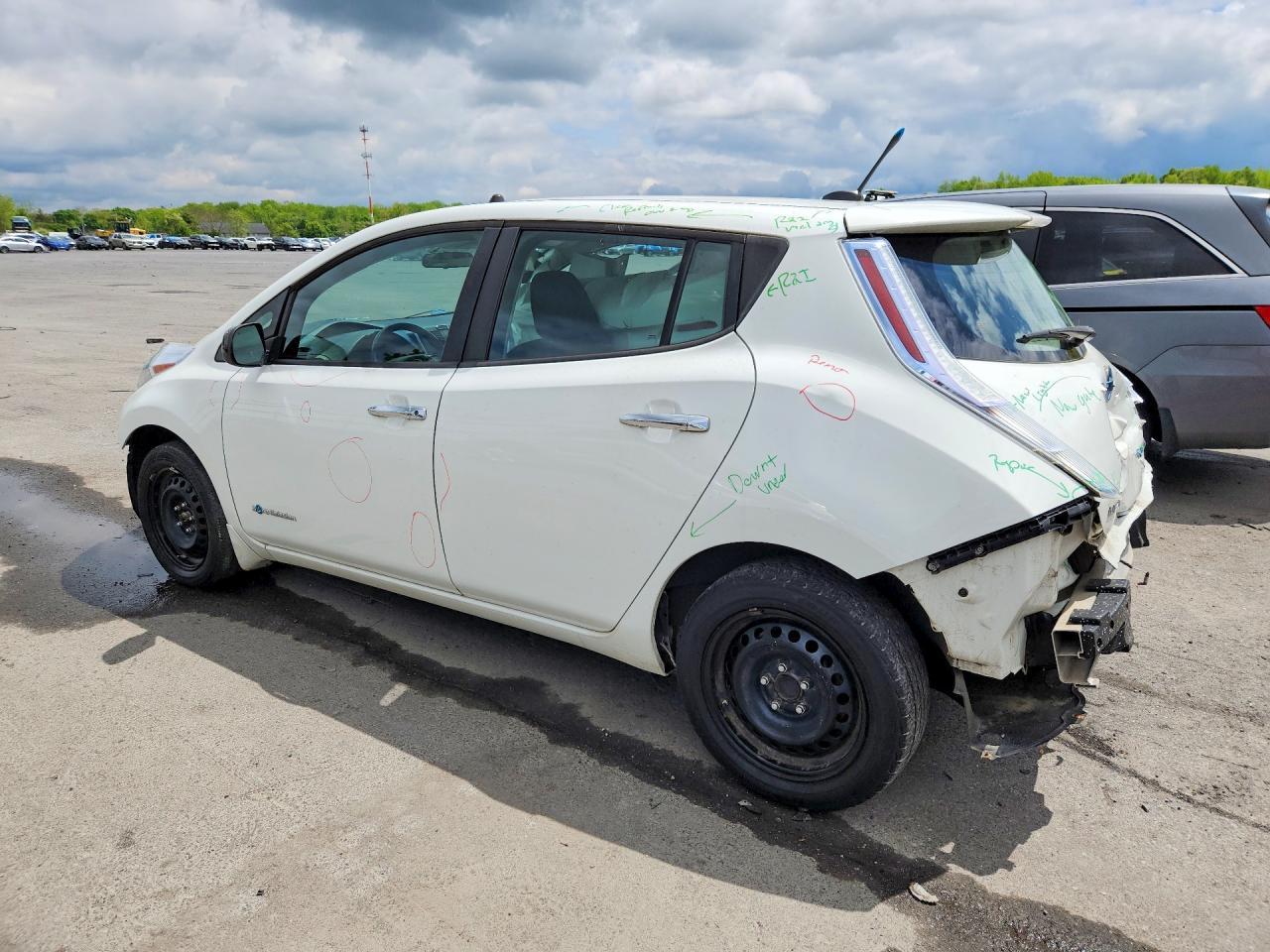 2014 Nissan Leaf S - Image 2