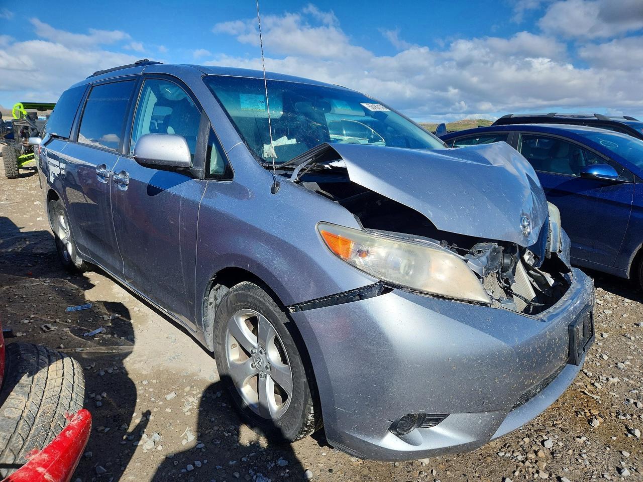 2011 Toyota Sienna - Image 4