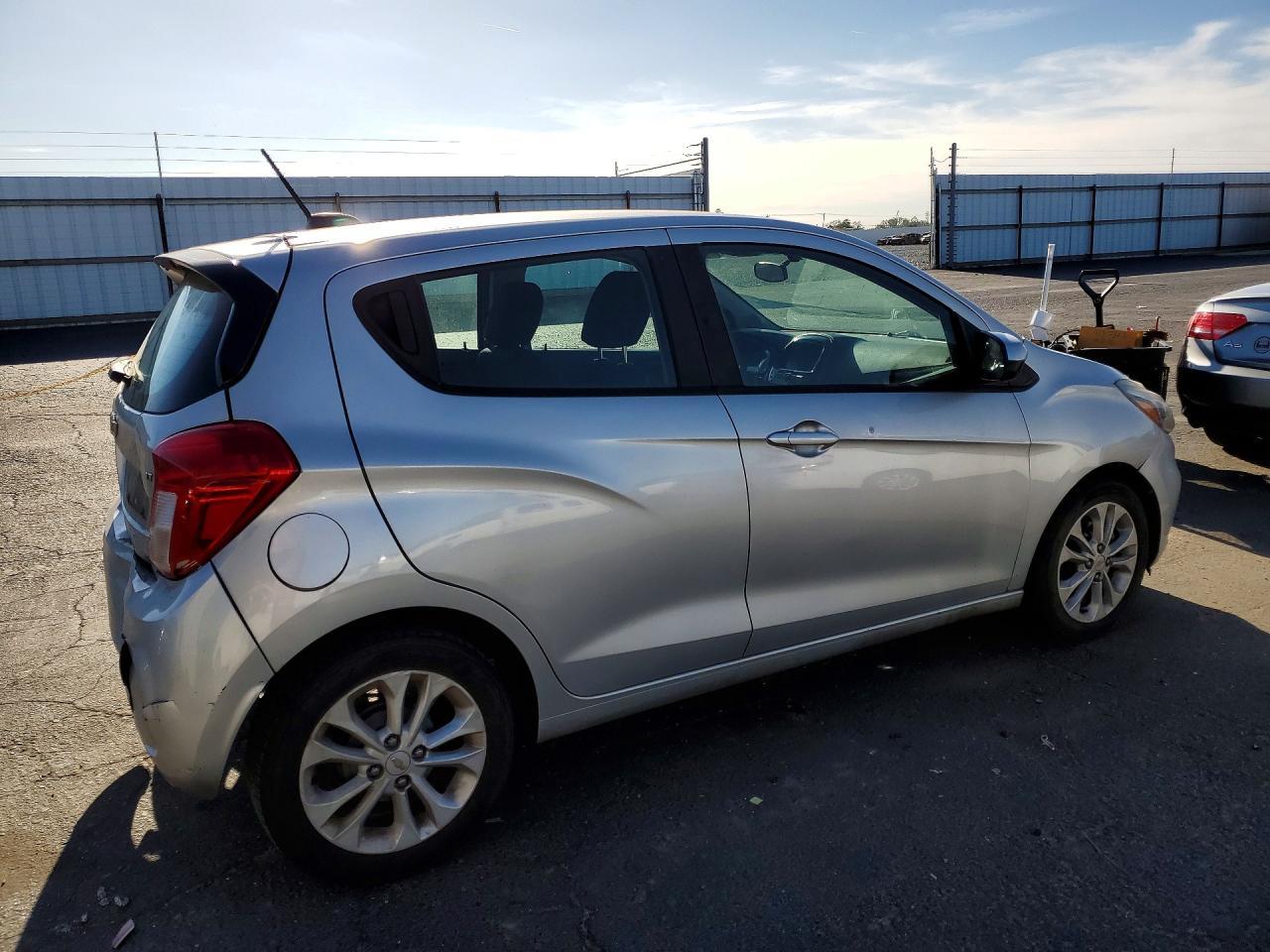 2020 Chevrolet Spark 1Lt - Фото 3