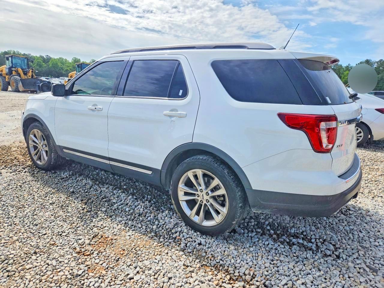 2018 Ford Explorer Xlt - Фото 2