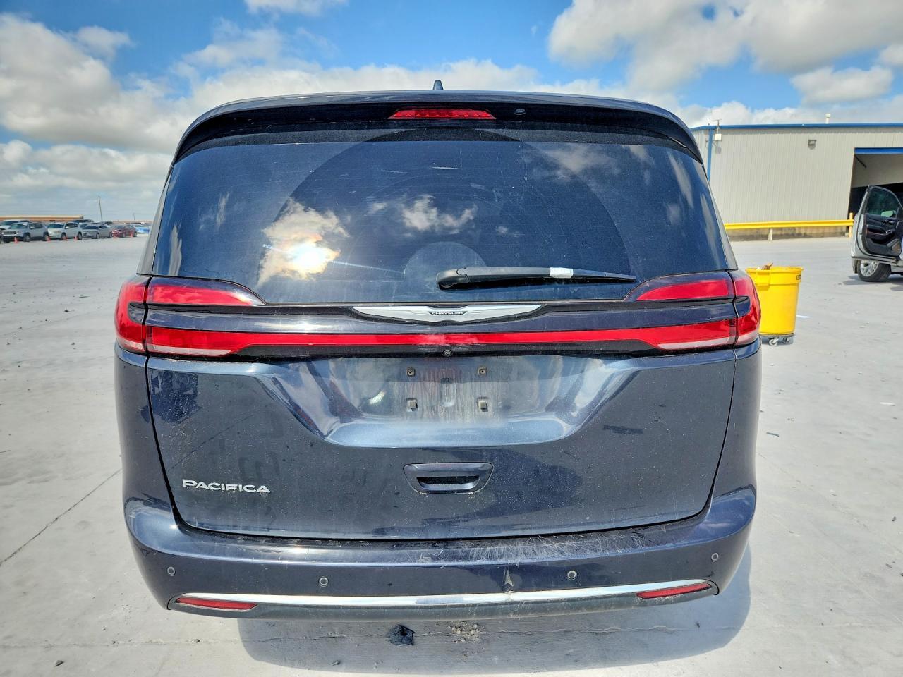 2021 Chrysler Pacifica Touring - Фото 6