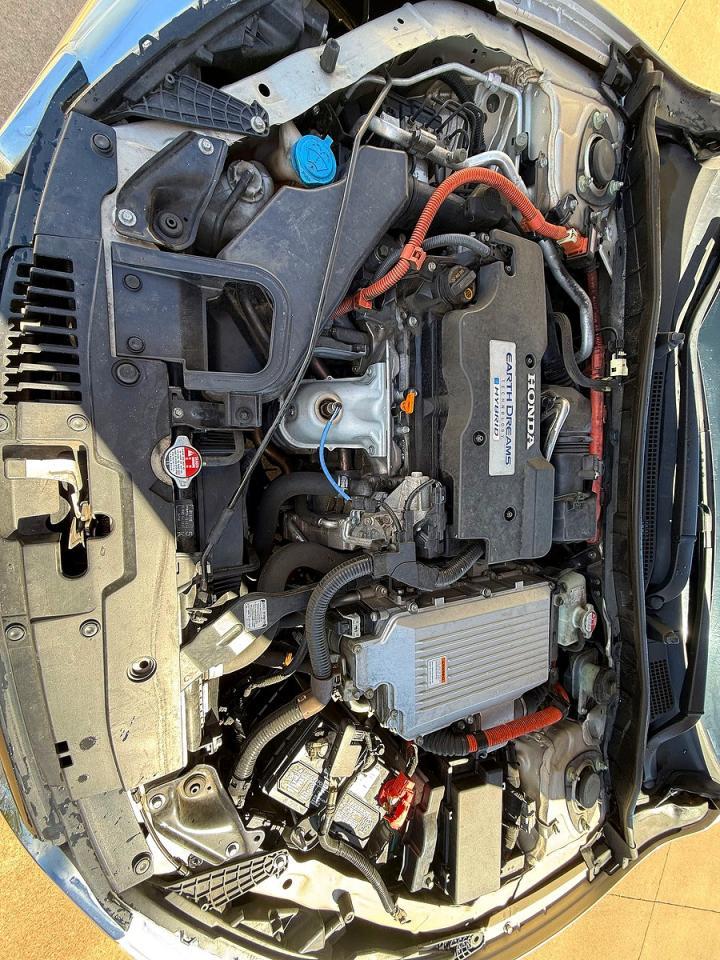 2015 Honda Accord Touring Hybrid - Фото 7