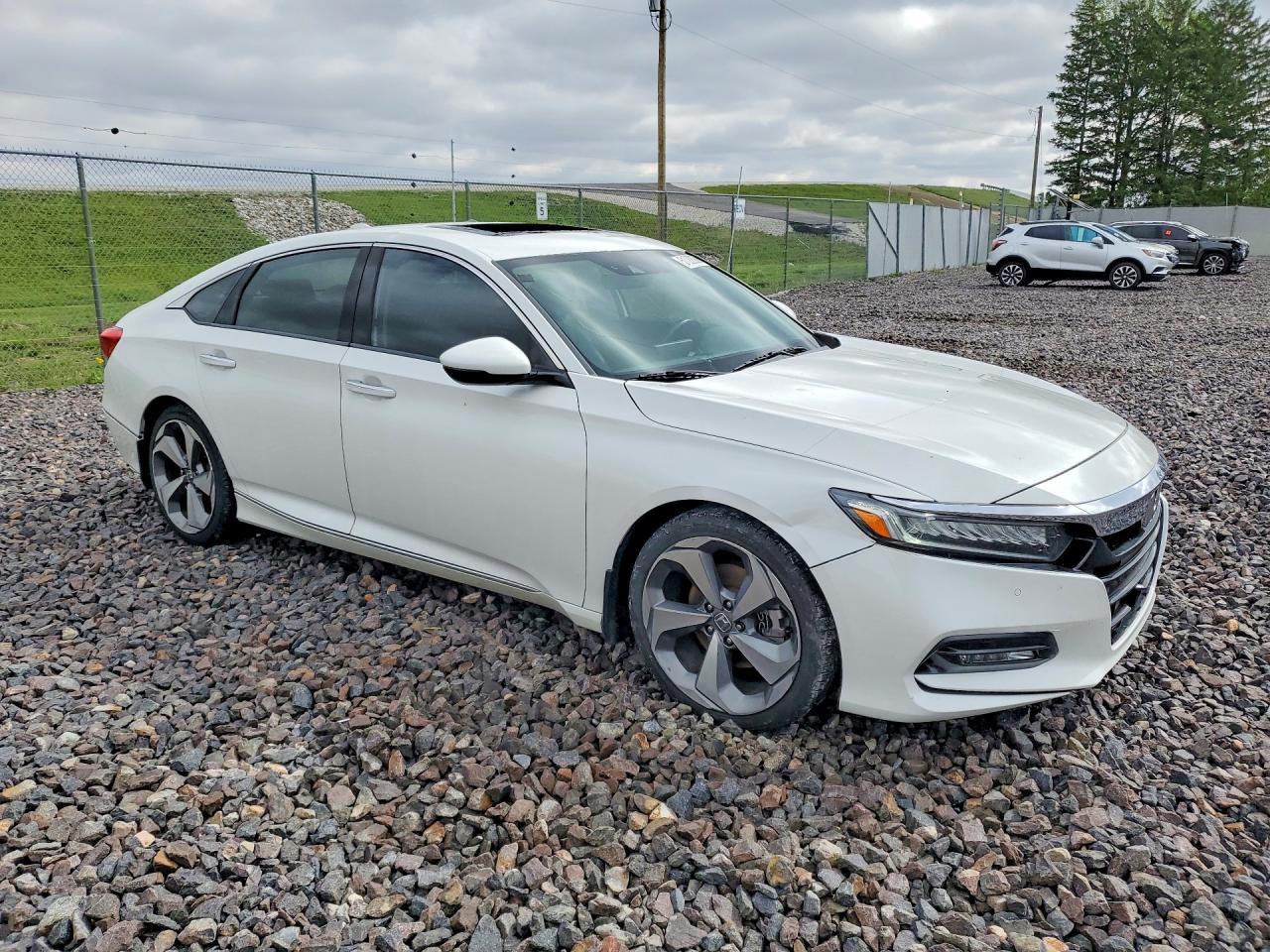 2018 Honda Accord Touring - Image 4