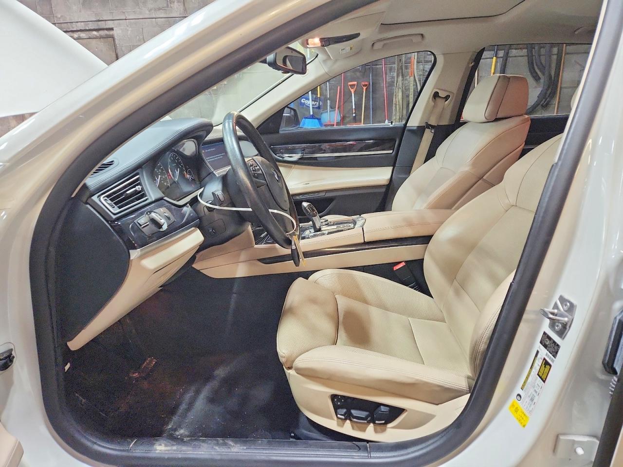 2011 BMW 740 Li - Фото 7