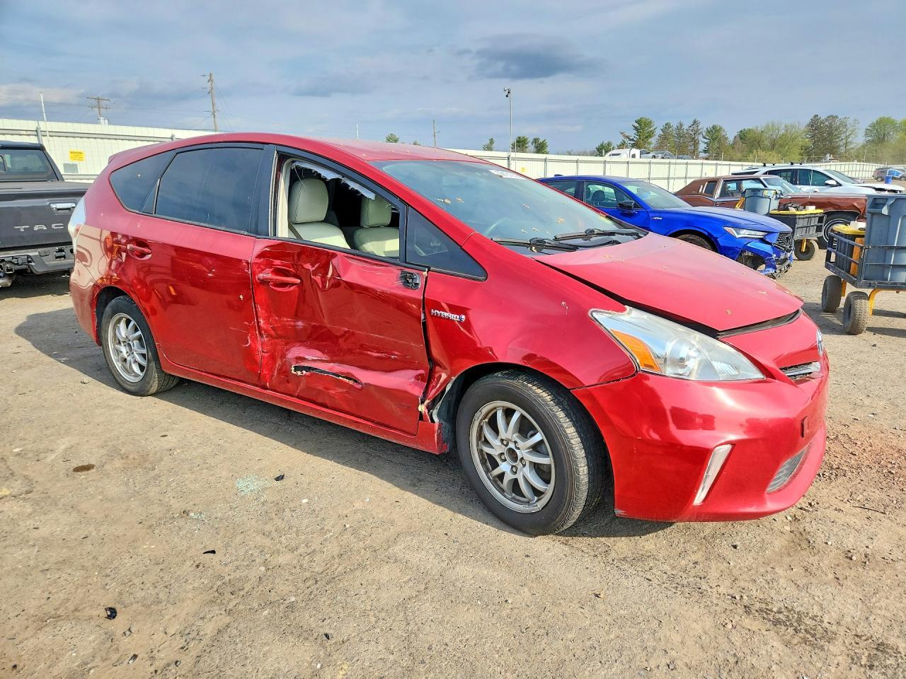 2013 Toyota Prius V Two - Фото 4