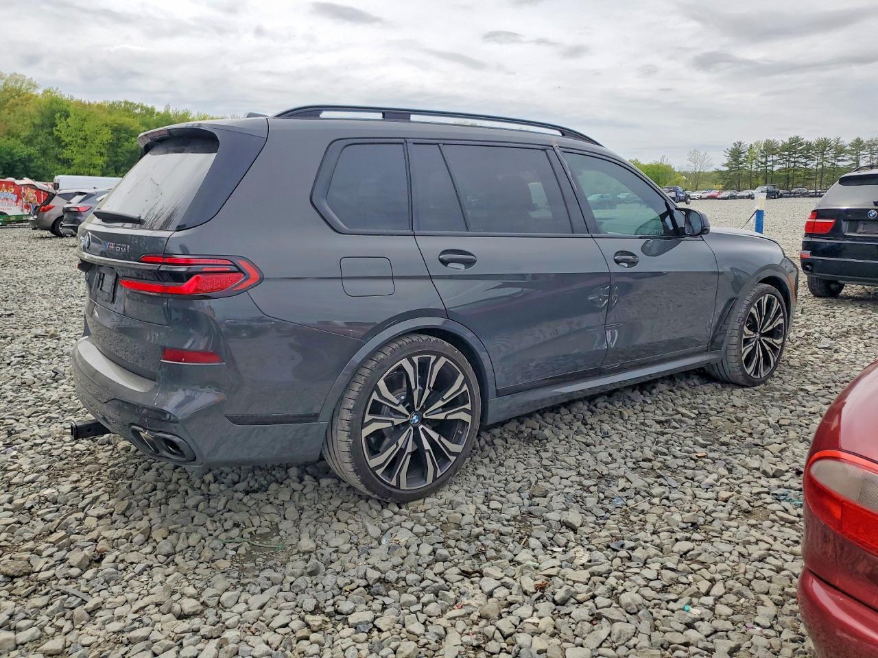 2025 BMW X7 M60I - Фото 3