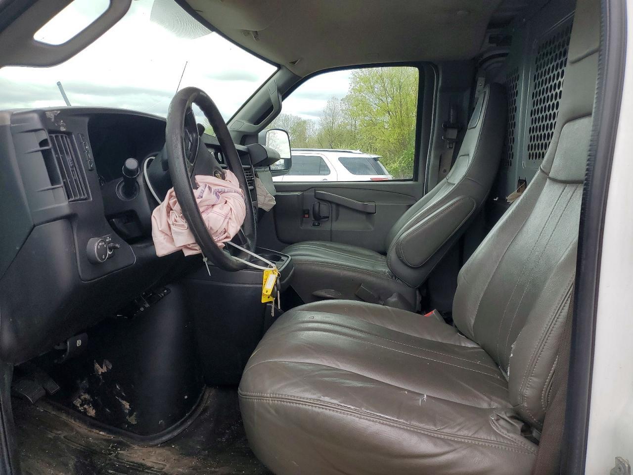 2016 Chevrolet Express G2500 - Image 7