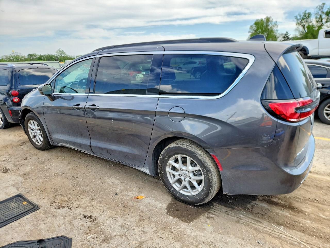 2022 Chrysler Pacifica Touring L - Фото 2