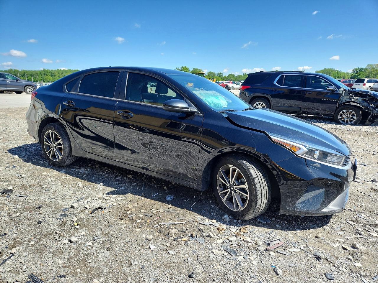 2022 Kia Forte Lxs - Фото 4