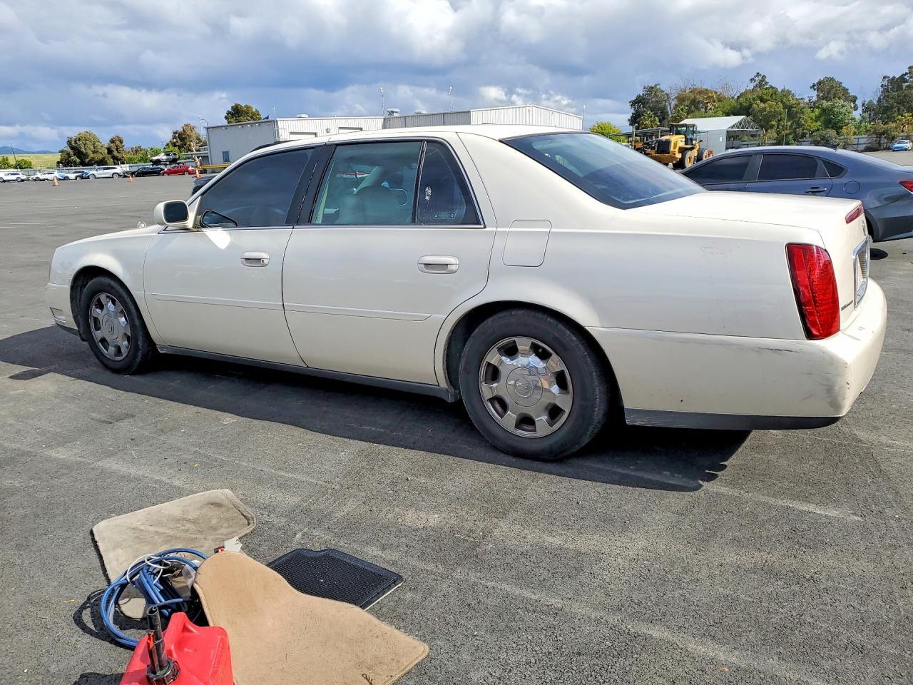 2002 Cadillac Deville - Image 2