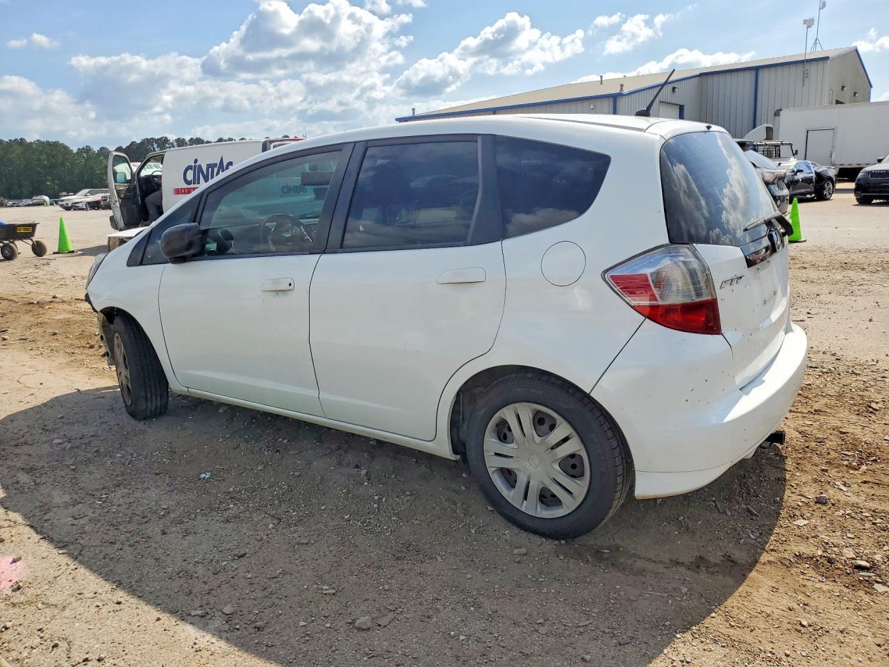 2011 Honda Fit - Фото 2