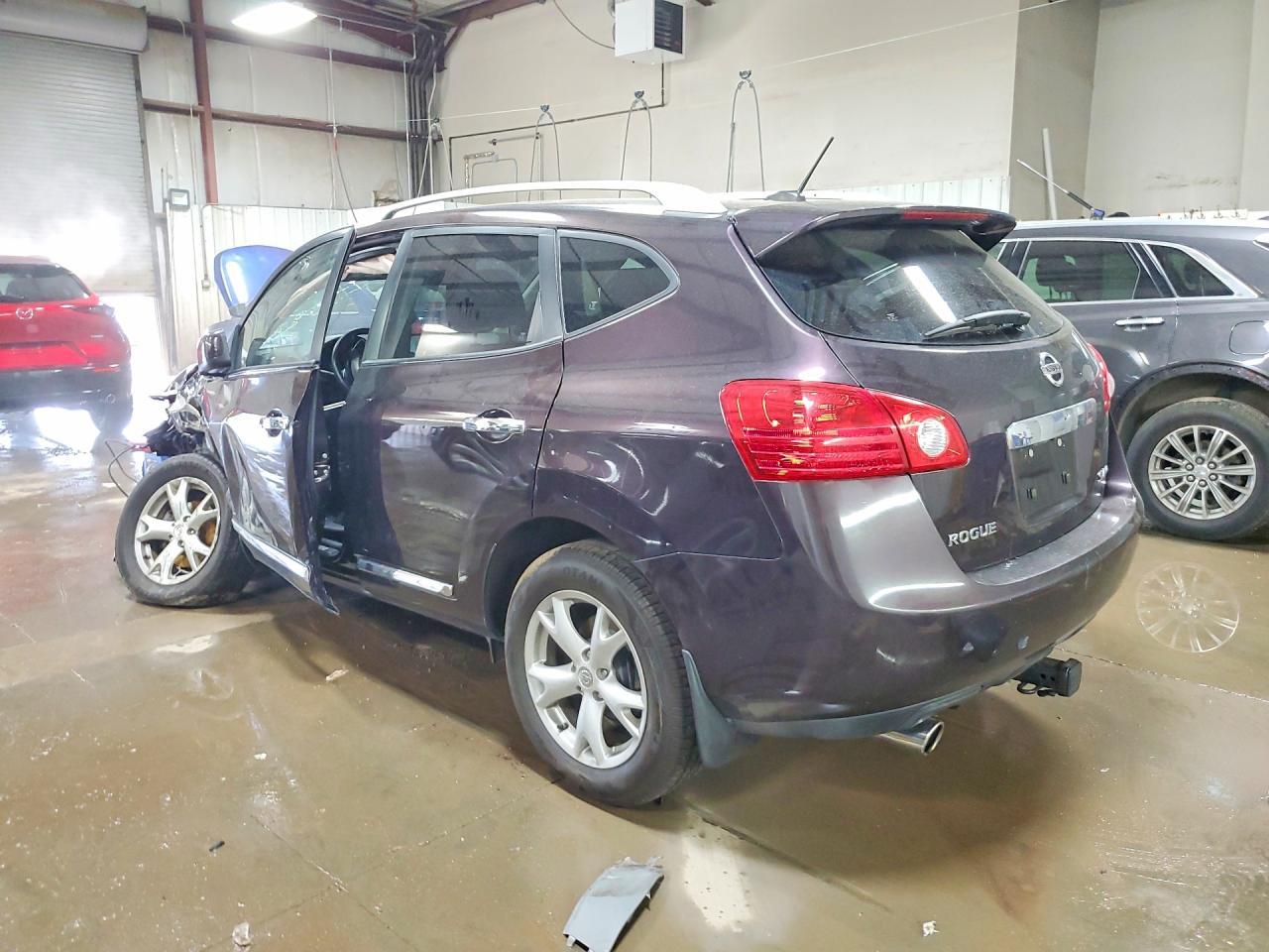 2011 Nissan Rogue S - Image 2