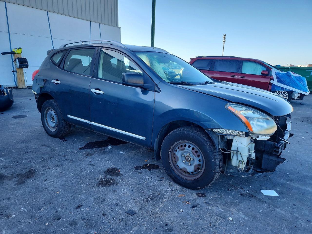 2015 Nissan Rogue Select S - Image 4
