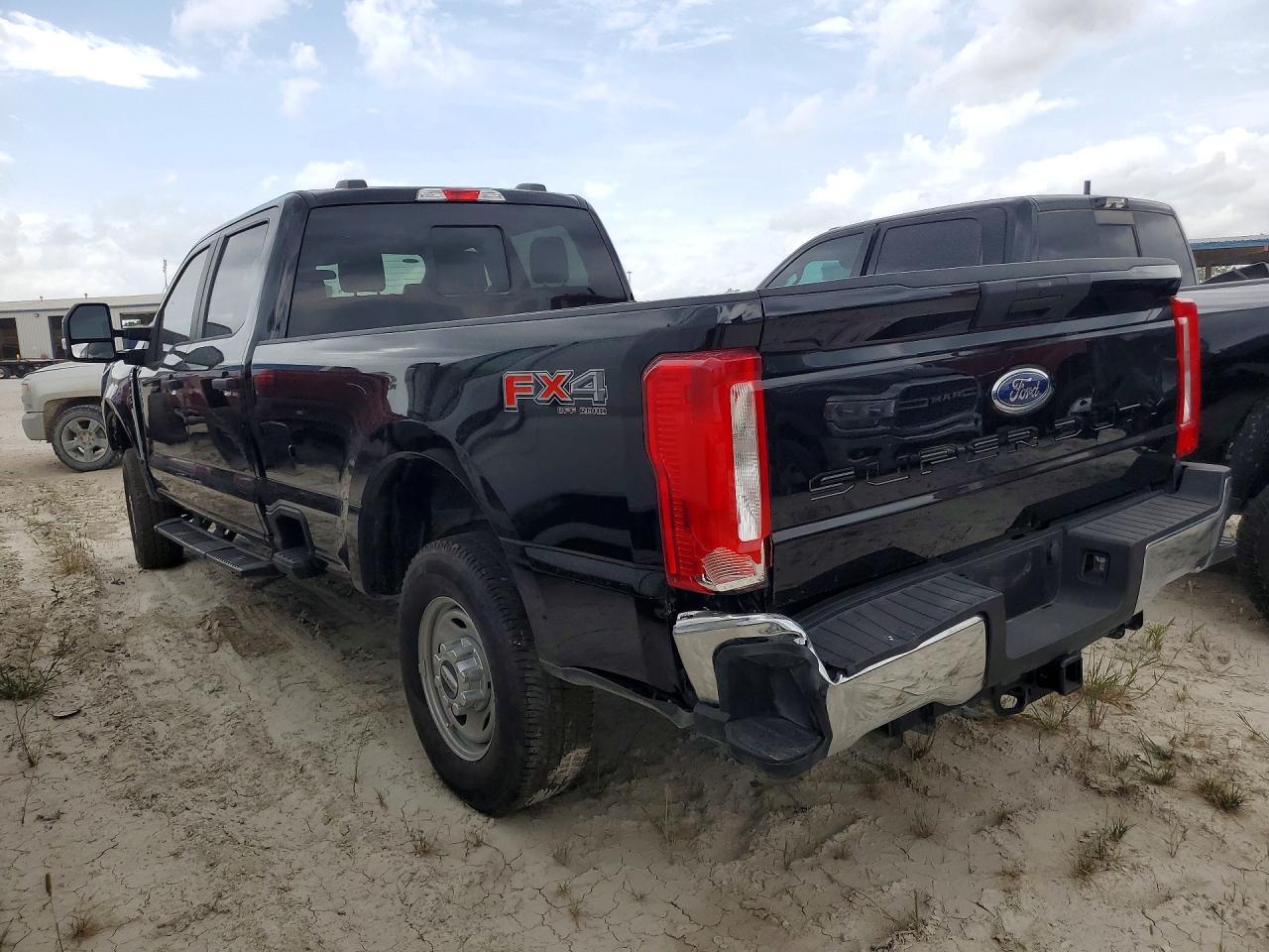 2024 Ford F250 Super Duty - Image 2