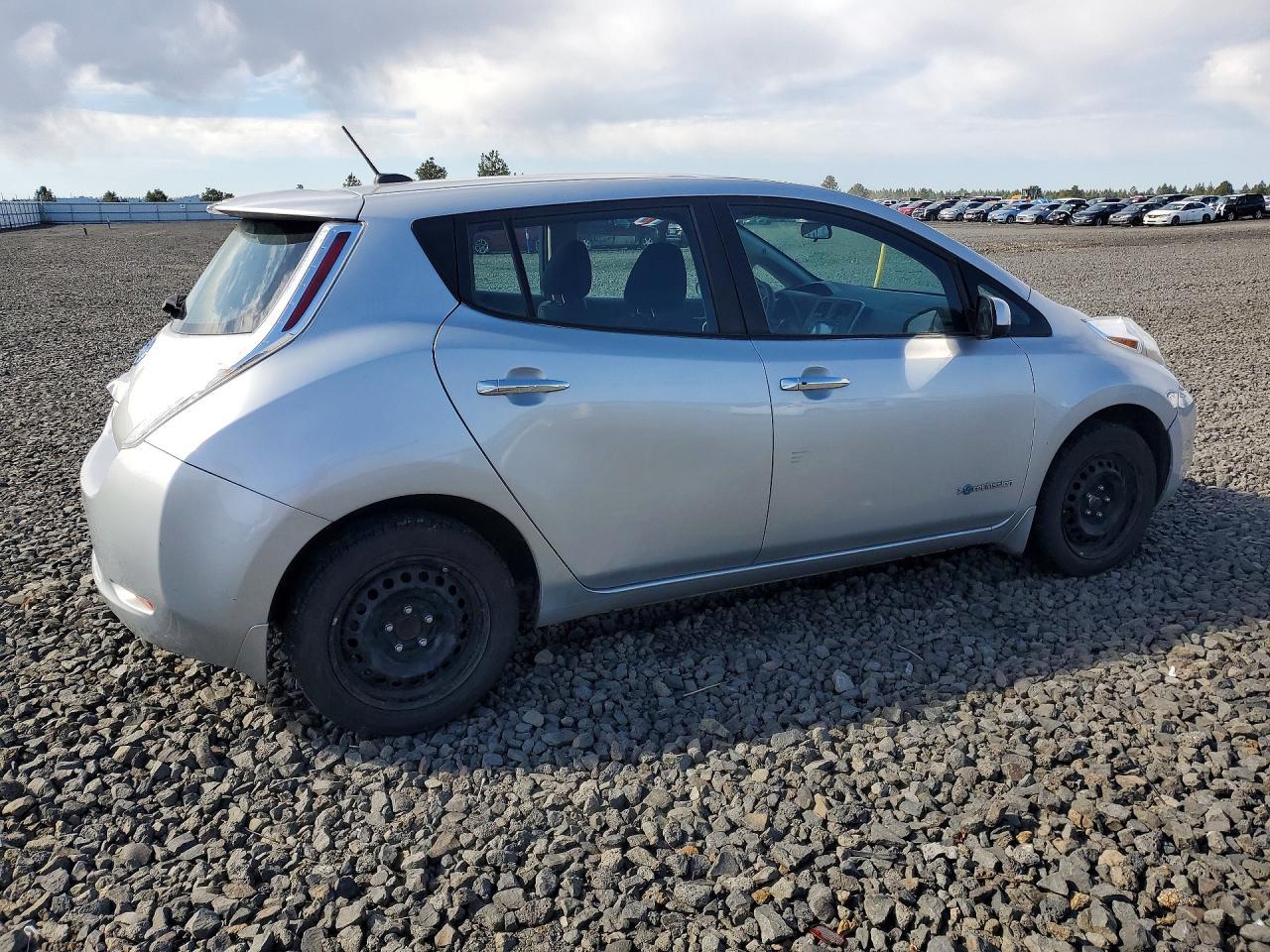 2017 Nissan Leaf S - Фото 3