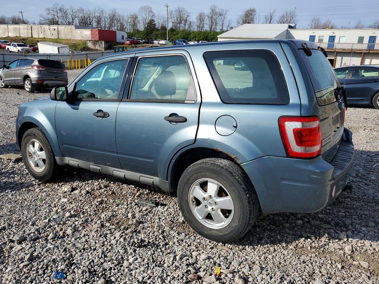 2012 Ford Escape Xls - Фото 2