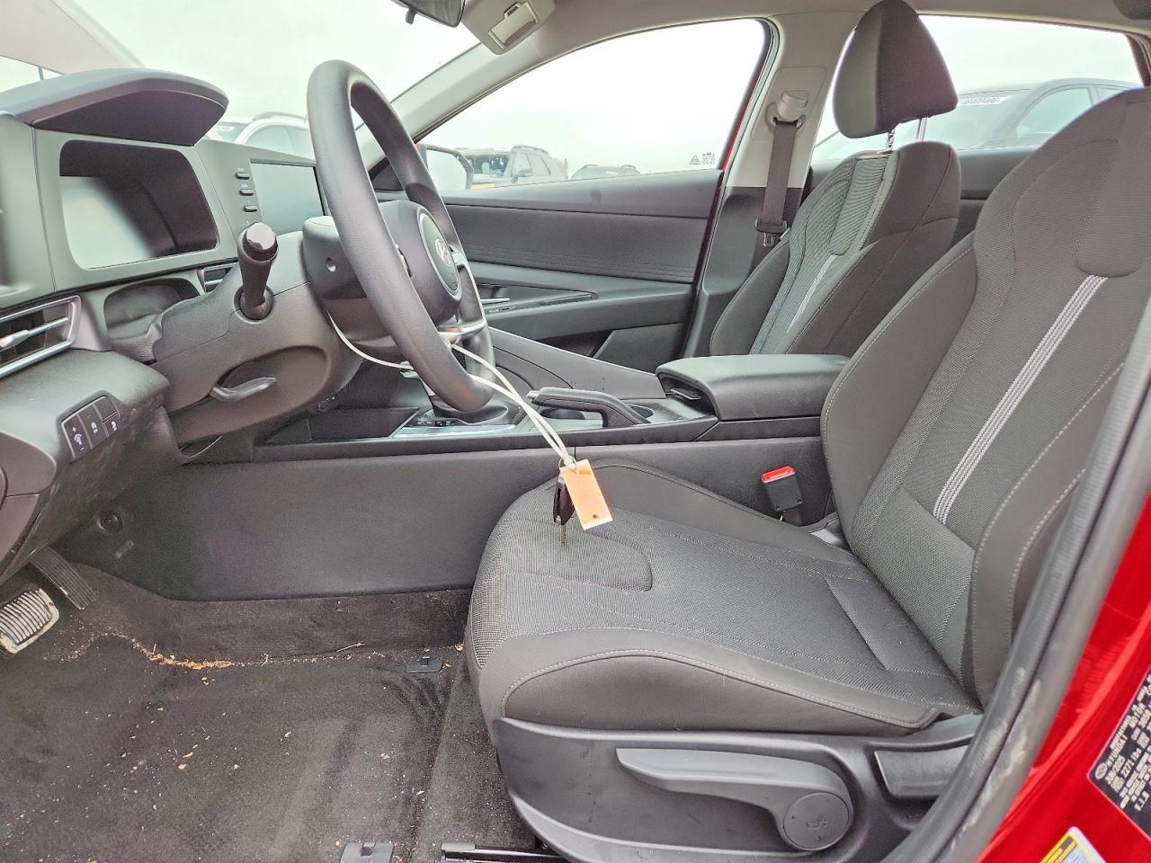 2025 Hyundai Elantra Se - Image 7