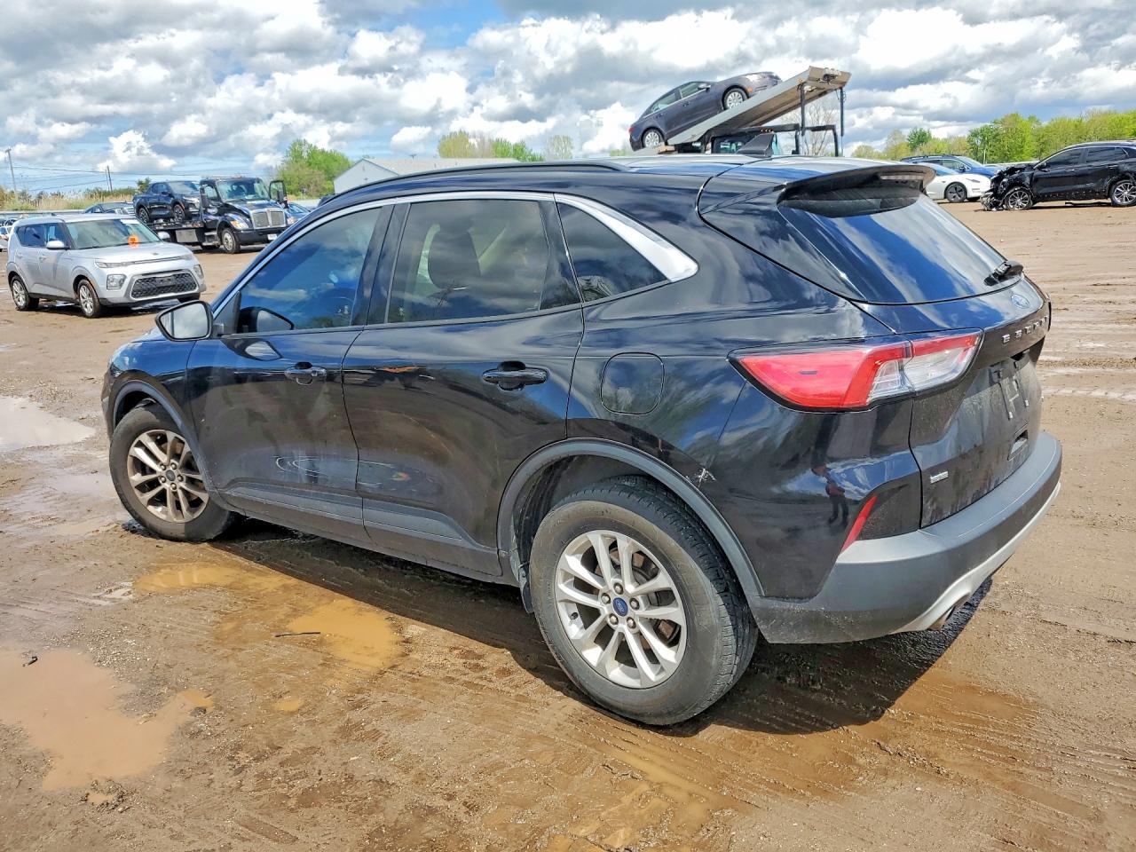 2020 Ford Escape Se - Фото 2