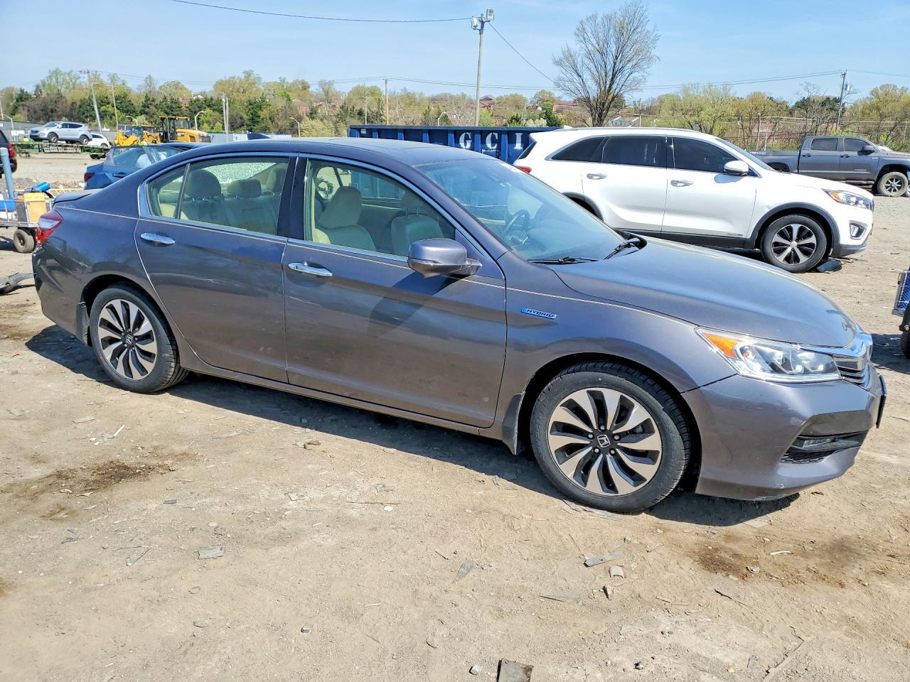 2017 Honda Accord Hybrid Exl - Image 4
