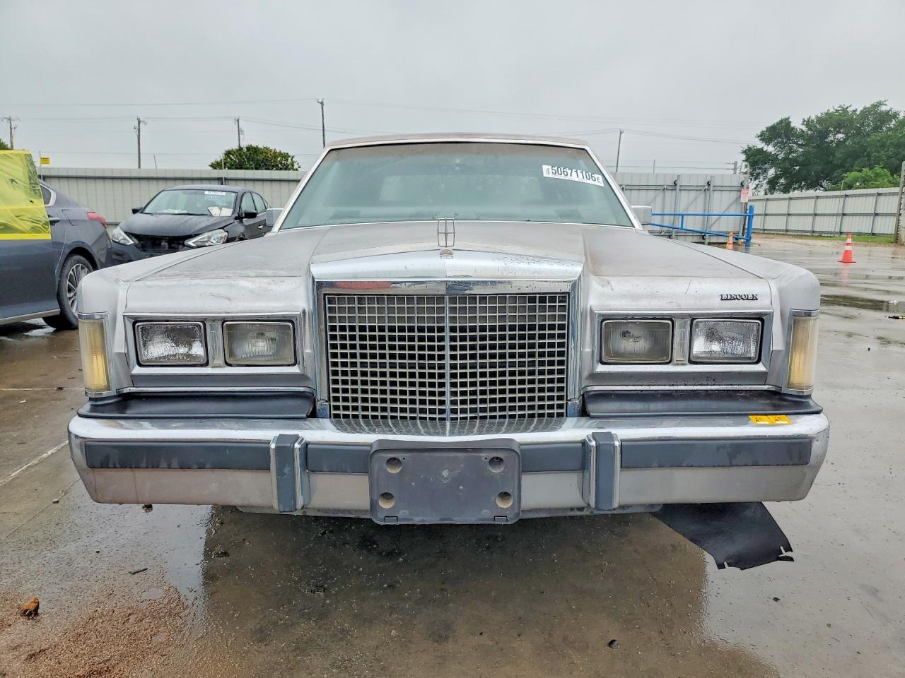 1985 Lincoln Town Car - Image 5