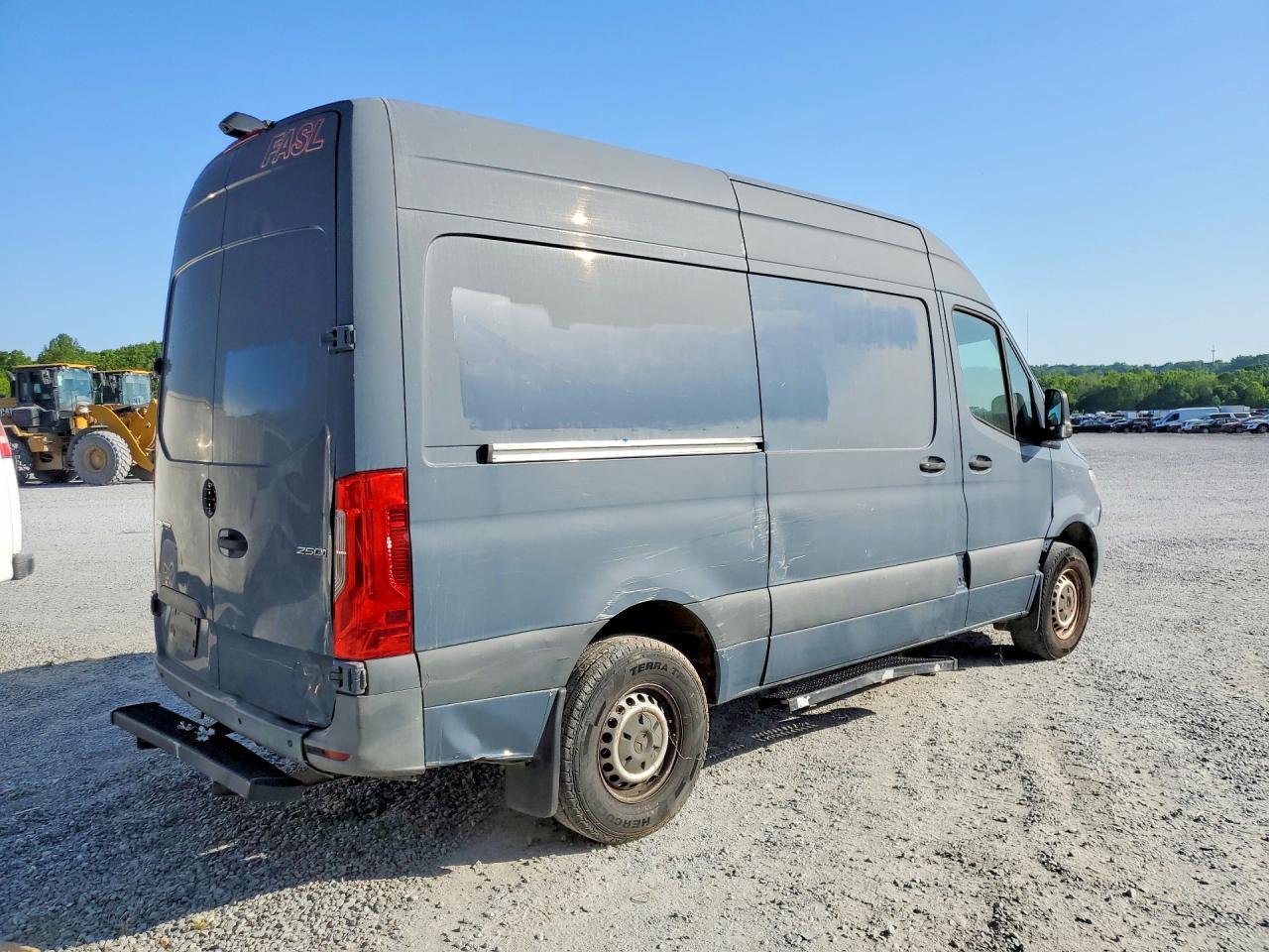2019 Mercedes Benz Sprinter 2500/3500 Delivery Van - Фото 3