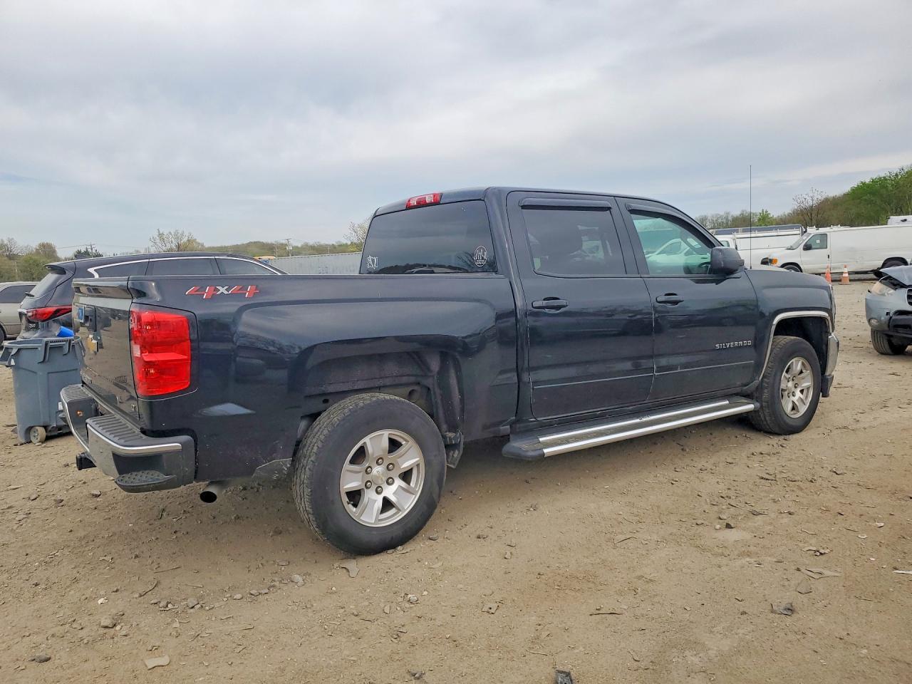2018 Chevrolet Silverado K1500 Lt - Image 3