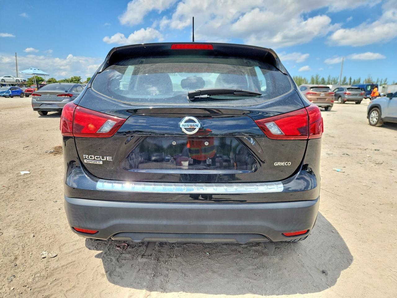 2019 Nissan Rogue Sport S - Image 6