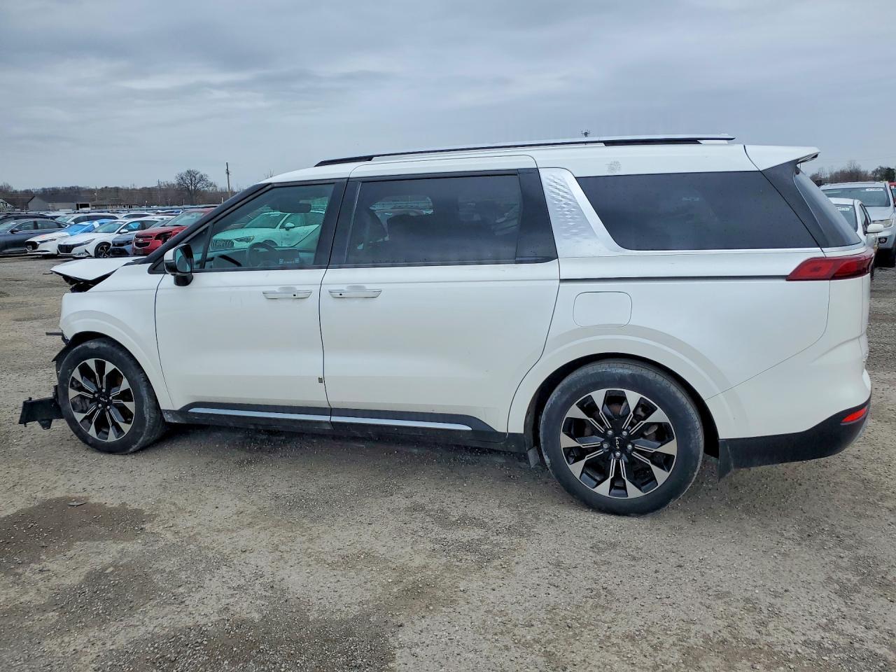 2022 Kia Carnival Ex - Фото 2