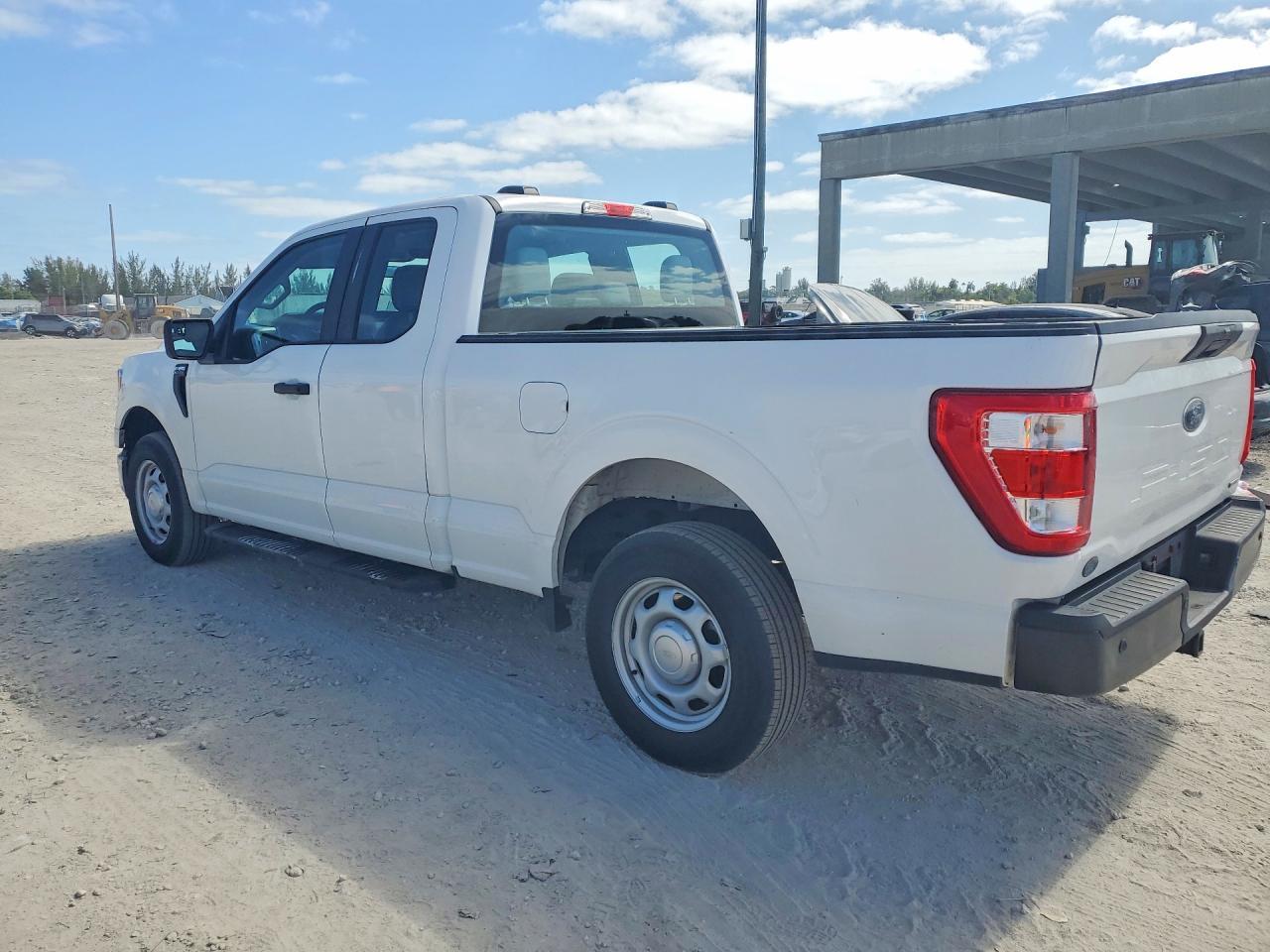 2023 Ford F150 Super Cab - Фото 2
