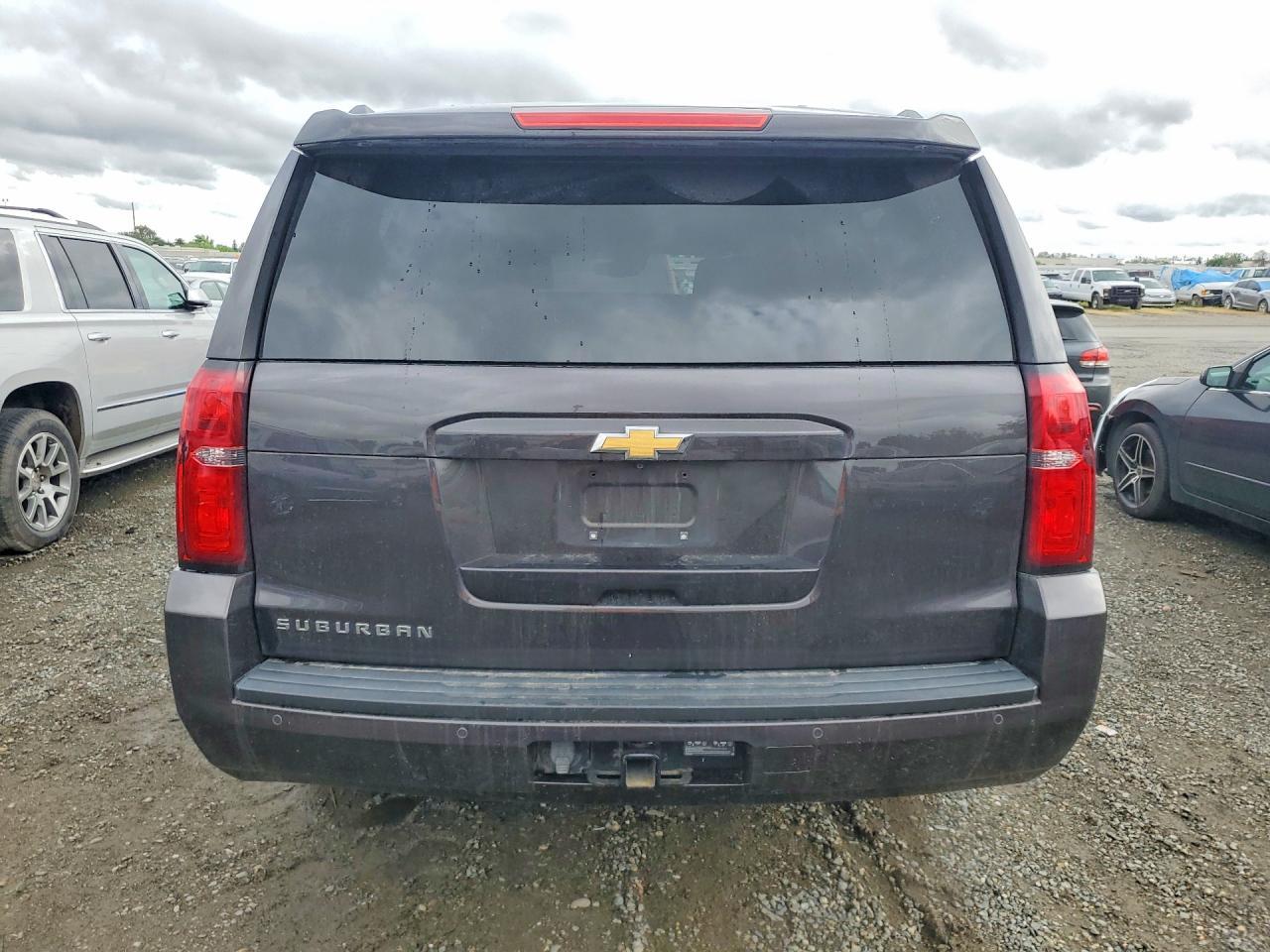 2016 Chevrolet Suburban K1500 Ls - Фото 6