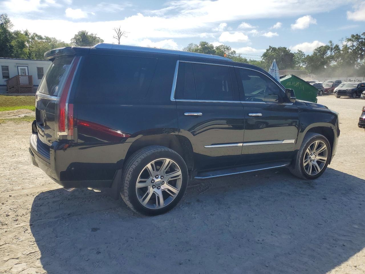 2019 Cadillac Escalade Luxury - Image 3