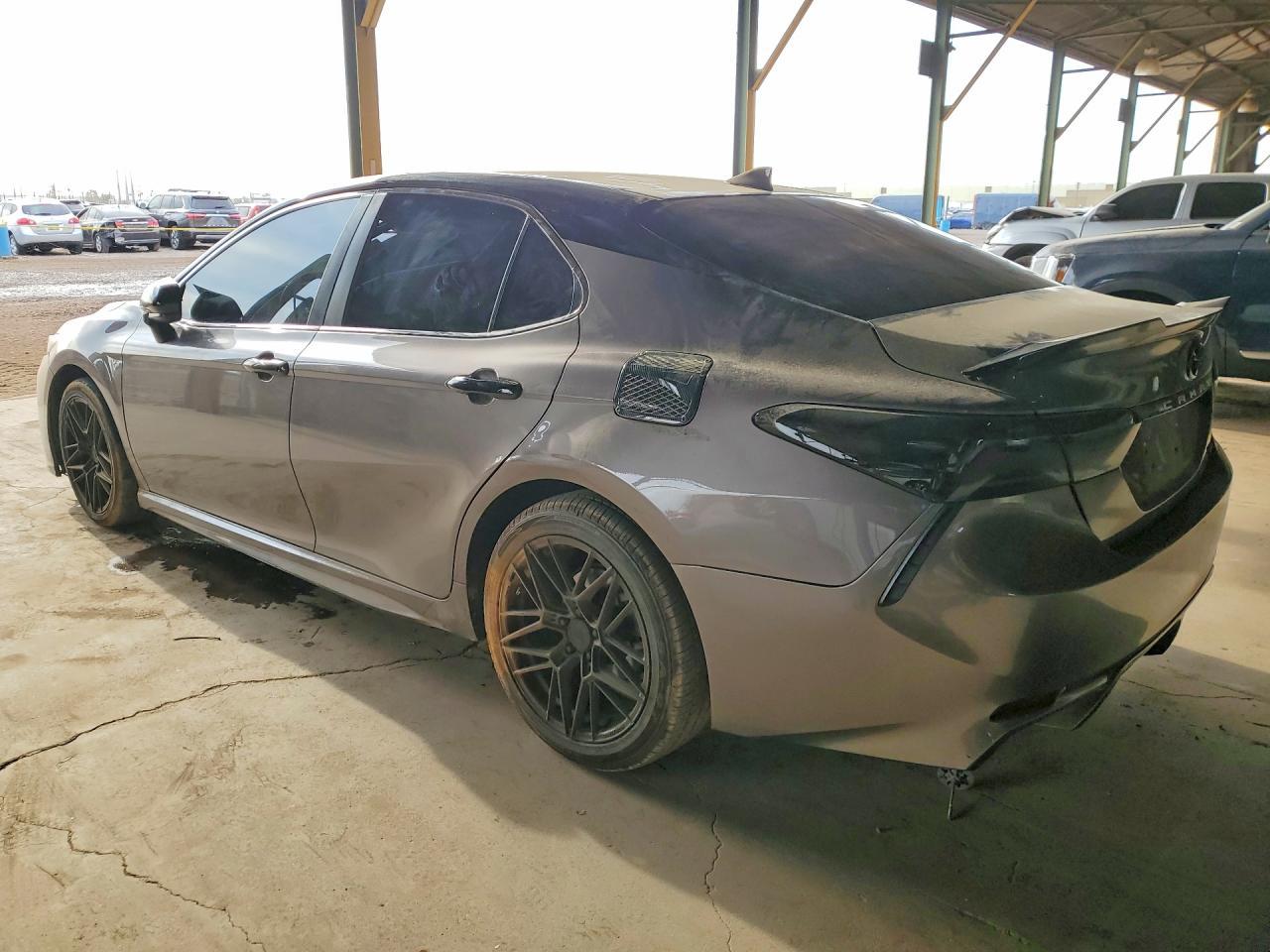 2019 Toyota Camry Se - Фото 2