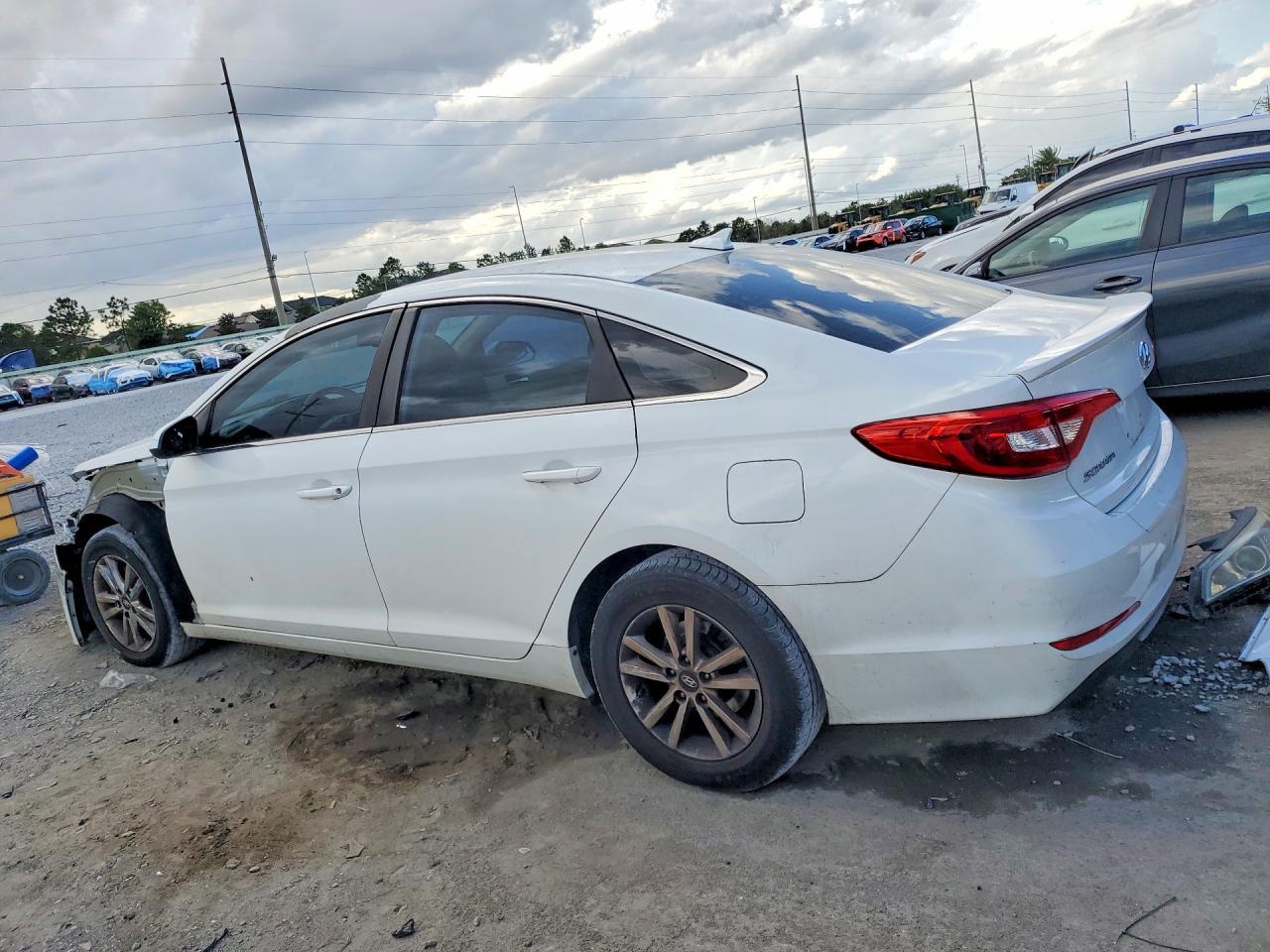 2017 Hyundai Sonata Se - Фото 2