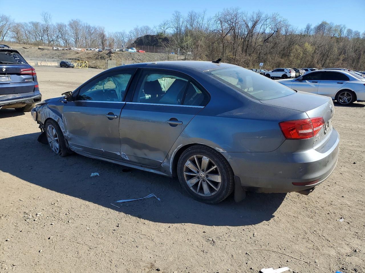 2015 Volkswagen Jetta Se - Image 2