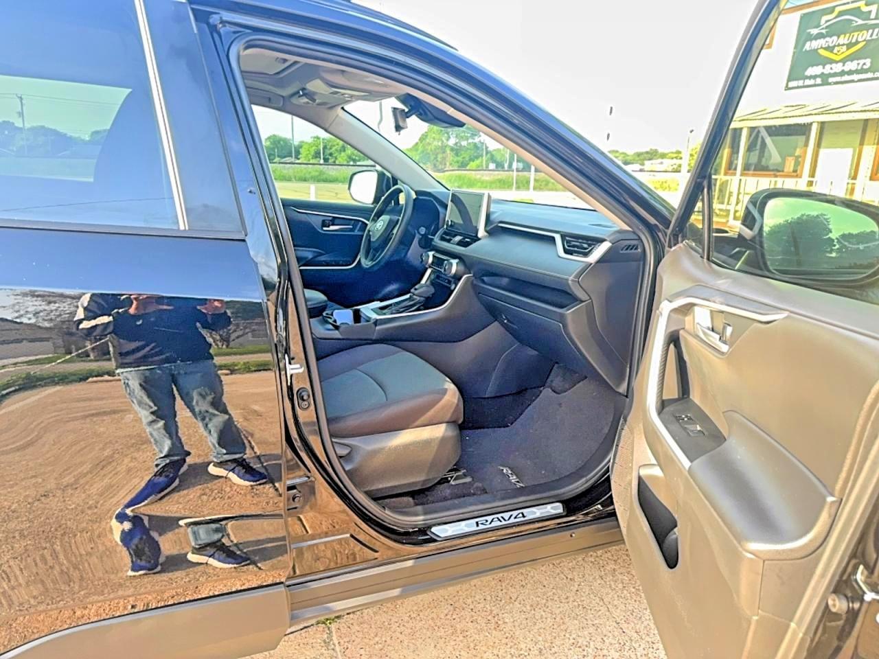 2024 Toyota Rav4 Xle - Image 5