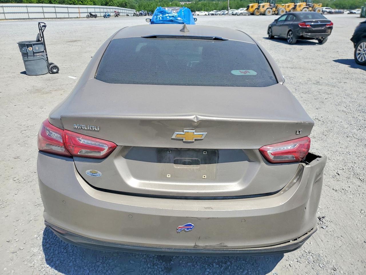 2022 Chevrolet Malibu Lt - Фото 6