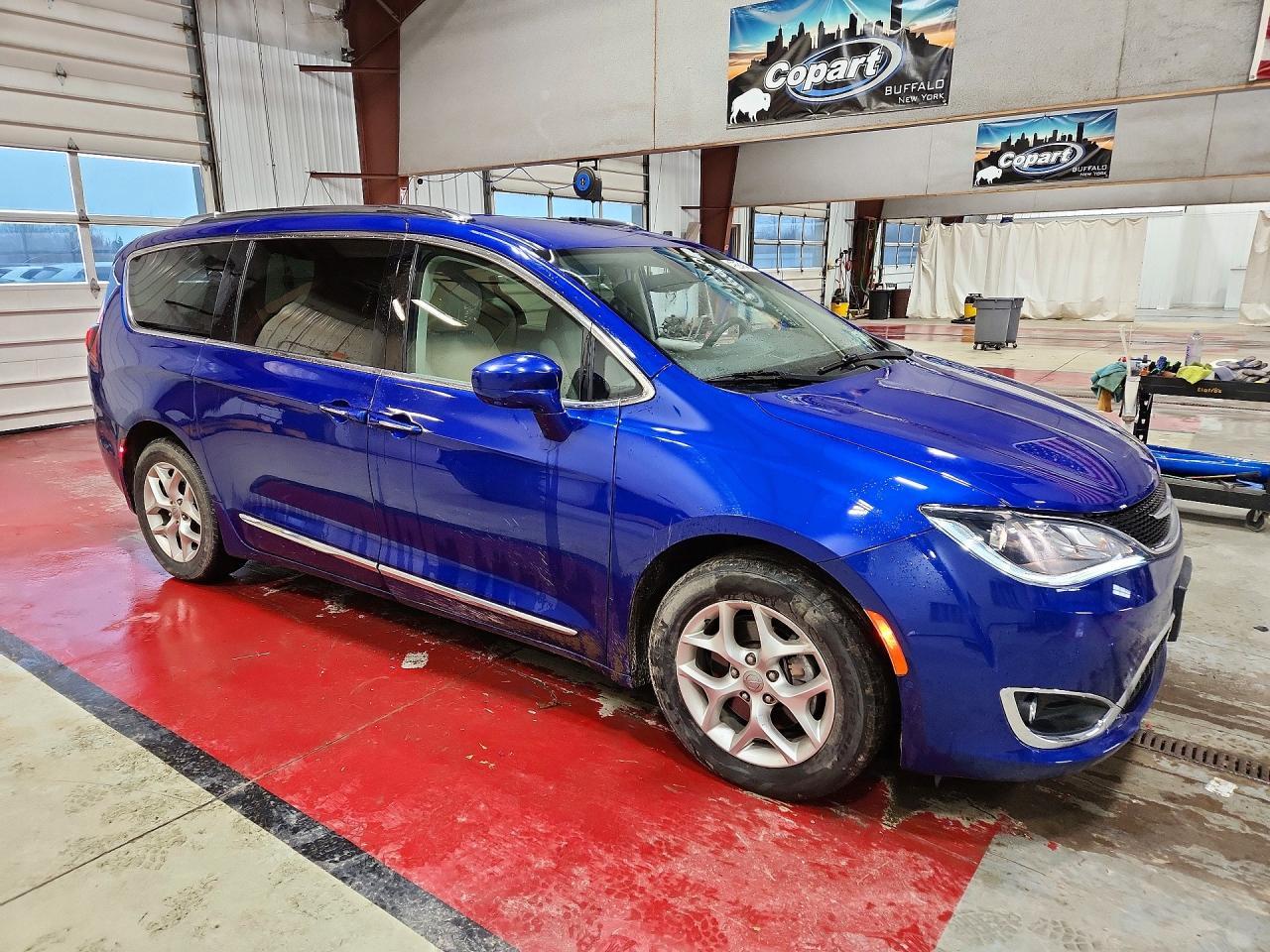2020 Chrysler Pacifica Touring L - Фото 4