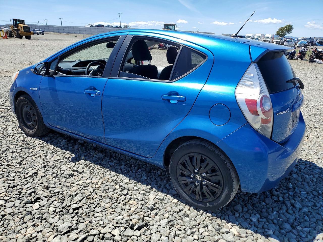 2013 Toyota Prius C Two - Фото 2