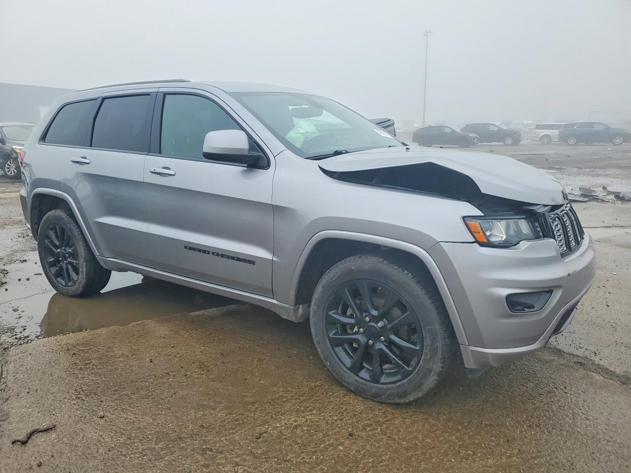 2018 Jeep Grand Cherokee Laredo - Image 4