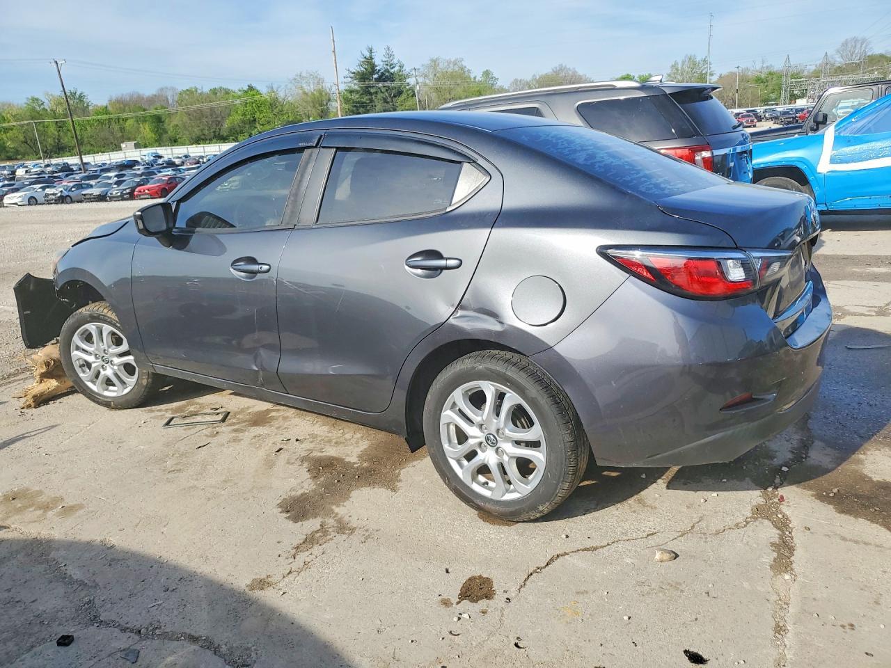 2018 Toyota Yaris Ia Base - Image 2