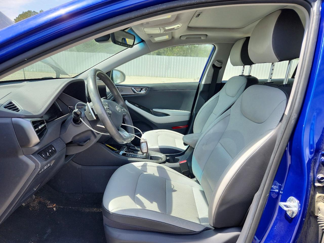 2022 Hyundai Ioniq Limited - Image 7