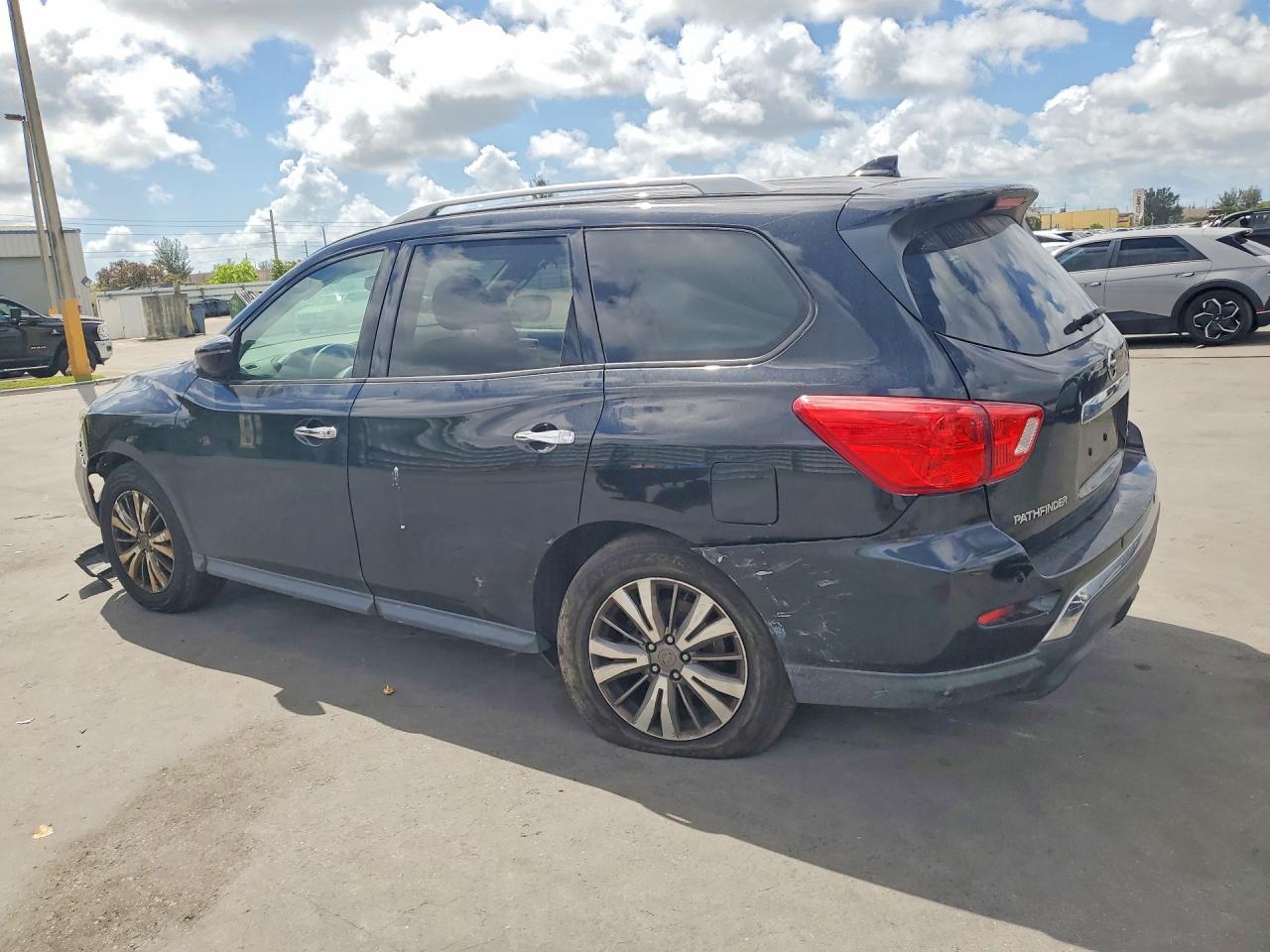 2020 Nissan Pathfinder Sv - Image 2