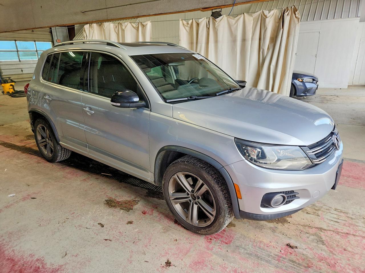 2017 Volkswagen Tiguan Sport - Фото 4