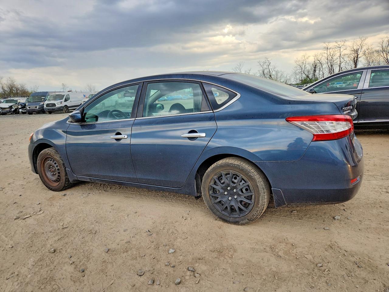 2014 Nissan Sentra S - Фото 2