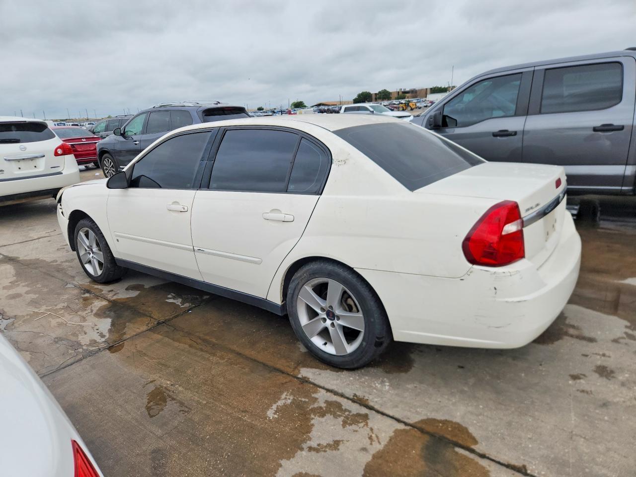 2008 Chevrolet Malibu Ls - Image 2