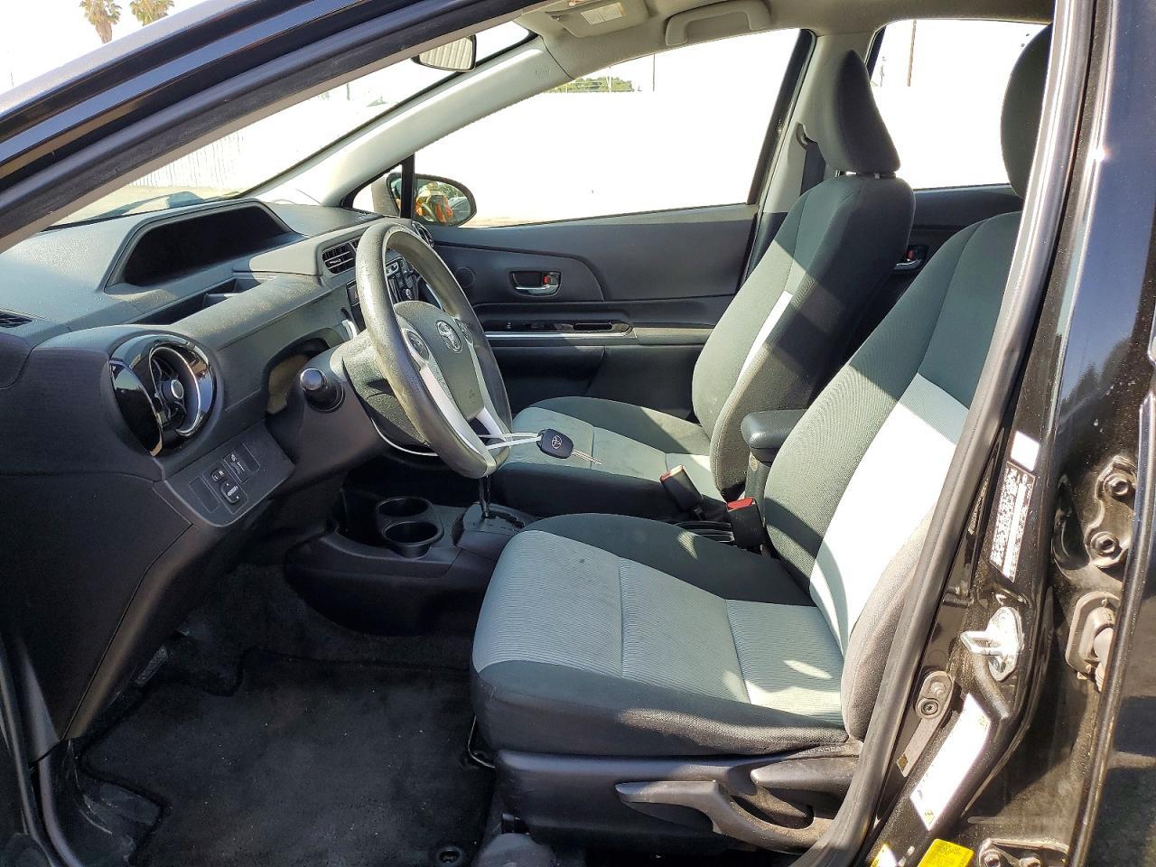 2016 Toyota Prius C Persona Special Edition - Фото 7