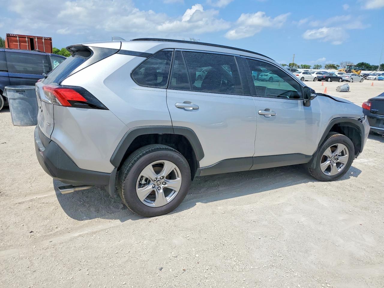 2025 Toyota Rav4 Xle - Фото 3